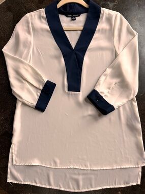 Zac & Rachel Cream and Navy Blue Trim Blouse - Size Small